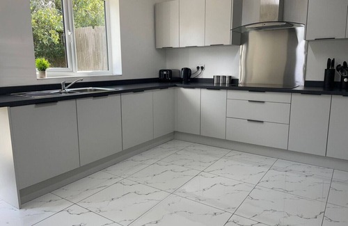 Edgbaston House | Birch, 7 Large Bedrm, Sleeps 14