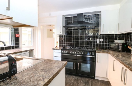 Cromer House | BIRCH HOUSE, family friendly, character holiday cottage in Cromer