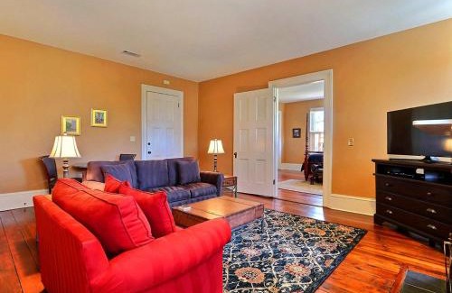 Historic Downtown Savannah House | Bird Baldwin Forsyth Suite