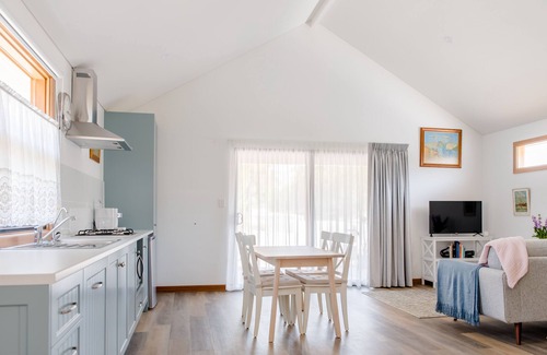 Adelaide House | Bird In Hand Cottage