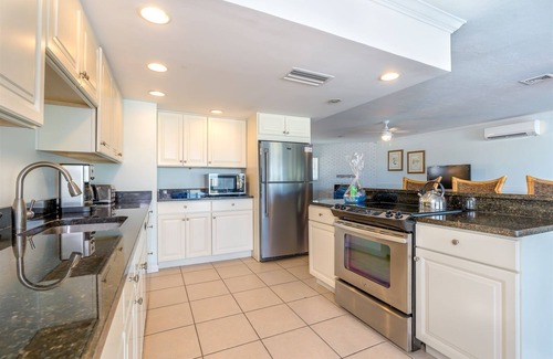Marathon House | Bird of Paradise ~ Private Pool Home Directly on the Water!