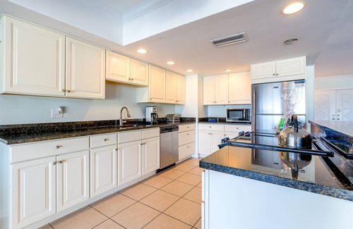 Marathon House | Bird of Paradise ~ Private Pool Home Directly on the Water!