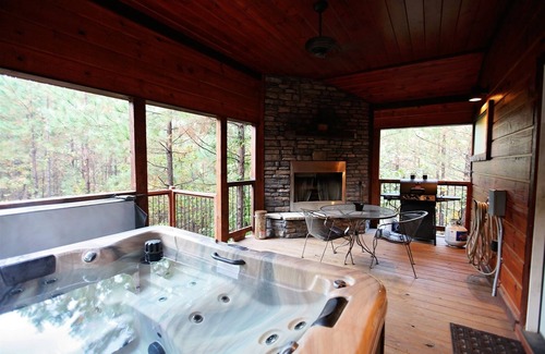 Broken Bow Cabin | Birdhouse|Romantic|Luxury|Honeymoon Retreat