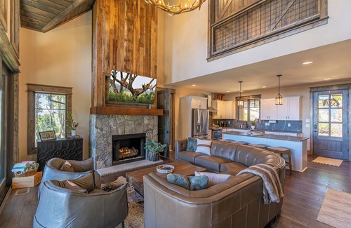 Banner Elk Cabin | Birds Eye View at Eagles Nest - hot tub, fire pit
