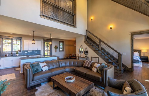 Banner Elk Cabin | Birds Eye View at Eagles Nest - hot tub, fire pit
