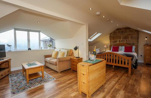 Matlock Apartment | Birds Nest, Romantic getaway with stunning views