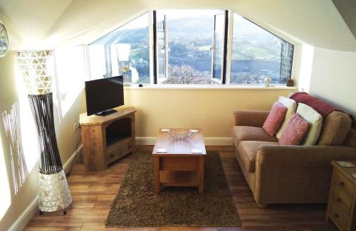 Matlock Apartment | Birds Nest, Romantic getaway with stunning views