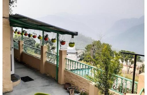 Dehradun House | Birdsong Cottage by Windsong Homes
