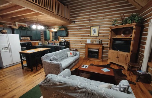 Tracy City Cabin | Birdwatchers Paradise: Secluded Cabin in the Woods on 4 acres