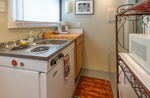 Saugatuck Cottage | Birky's Board Room Cottage on Butler St in Downtown Saugatuck