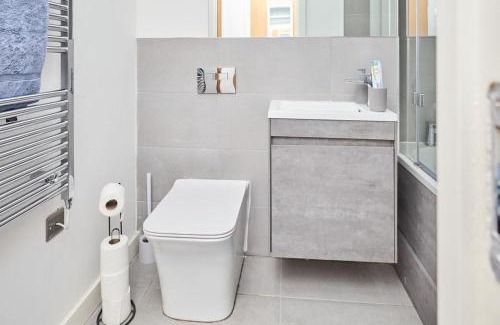 Birmingham City Centre Apartment | Birmingham 2Bed ModernKitchen PetsOK Tv Wifi