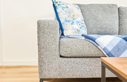 Birmingham City Centre Apartment | Birmingham 2Bed ModernKitchen PetsOK Tv Wifi