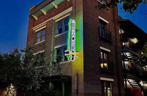 Kessler Apartment | Bishop Arts Hotel Penthouse Suite 7