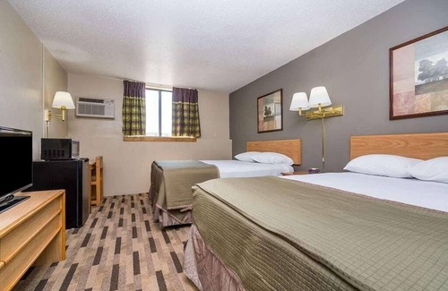 Fargo Hotel | Bison Inn and Suites