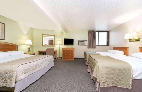 Fargo Hotel | Bison Inn and Suites