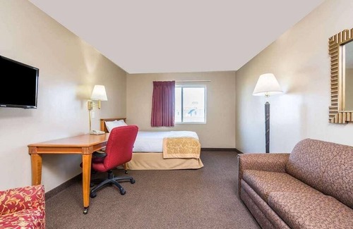 Fargo Hotel | Bison Inn and Suites