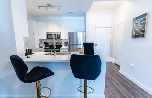 Home Park Apartment | Black and Gold Experience | Best location Downtown Atlanta ideal for long stays