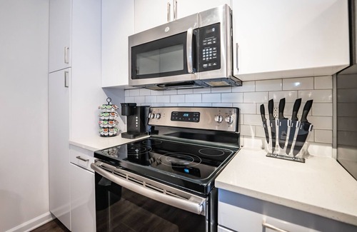 Home Park Apartment | Black and Gold Experience | Best location Downtown Atlanta ideal for long stays