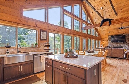 Maggie Valley Cabin | Black Bear Ridge! Newly Built! 4BD/3.5 BA