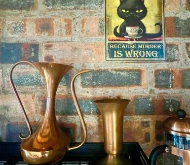 Inchanga House | Black Cat Cottage