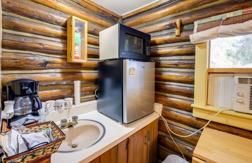 De Borgia Apartment | Black Diamond Guest Ranch Cabin w/Lodge Access!