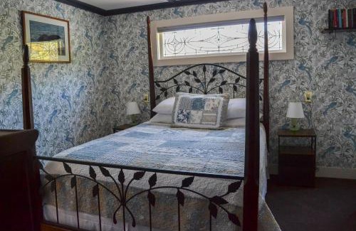 Bar Harbor Bed & Breakfast | Black Friar Inn and Pub