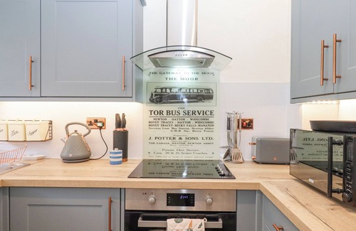 Newton Abbot Cottage | BLACK HILL VIEW, pet friendly, with a garden in Manaton