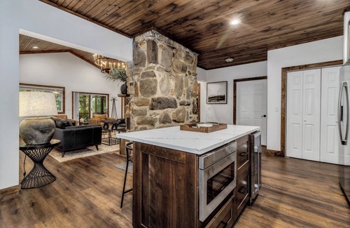 Black Mountain House | Black Mountain Escape with Hot Tub & Fire Pit at