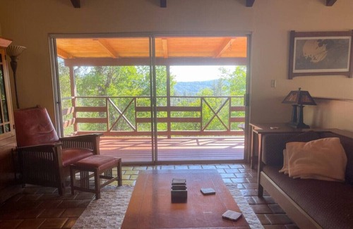 Oakhurst Villa | Black Oak Forest House 19 miles from Yosemite