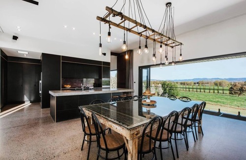 Bombira House | Black Rock Mudgees Most Prestigious Property