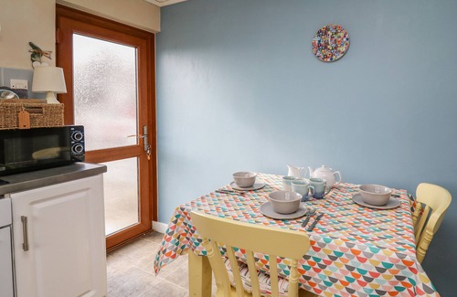 Llanllwchaiarn Cottage | BLAENFERWIG, pet friendly, with open fire in New Quay