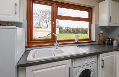 Llanllwchaiarn Cottage | BLAENFERWIG, pet friendly, with open fire in New Quay