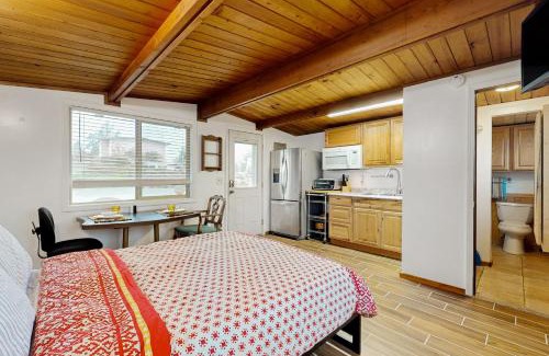 Mount Vernon House | Blake's Skagit Resort, Cabin 4
