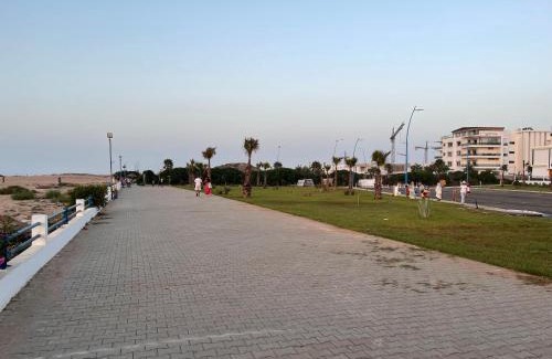 Sidi Rahal House | BLANCA BEACH- بلانكا بيتش سكن مشترك غرفة مزدوجة مكيفة لدى الساكن في I COLOCATION I Chambre double climatisée chez l'habitant dans une résidence pieds dans l'eau I FLAT SHARE I Air conditioned double room in a host's home within a waterfront residence