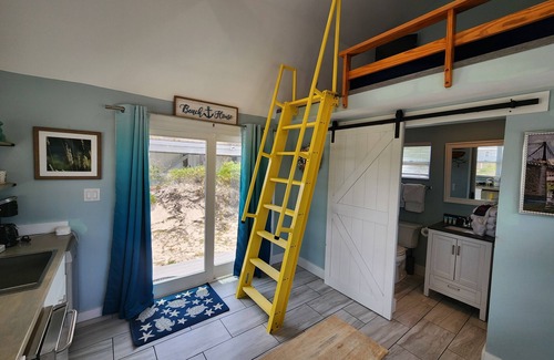 Fort Morgan Cottage | "Blanche's Boudoir"- A cozy cottage perfect for a couples retreat.