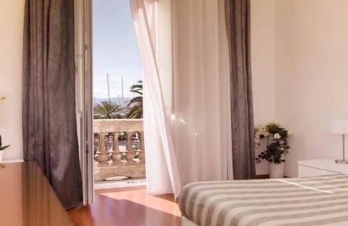 Marina District House | Blanco Rooms