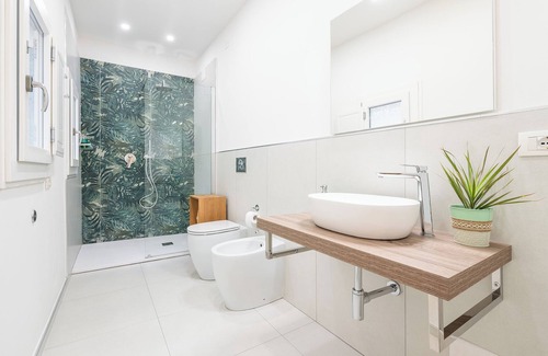 Marina District House | Blanco Rooms