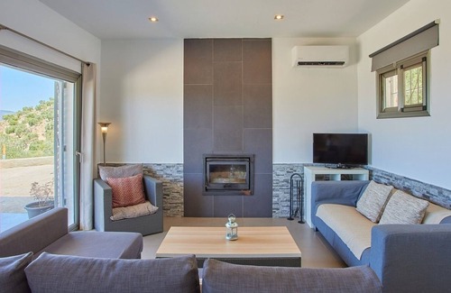 El Gastor Villa | Blanco Rural - Cerro del Hada El Gastor by Ruralidays