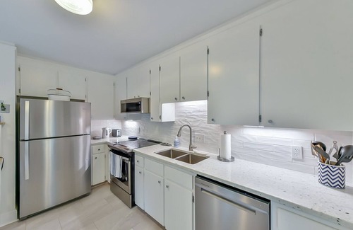 Wilmington Historic District House | Bleu Haven | Historic Downtown Wilmington | Full Private Home, Location, Comfort
