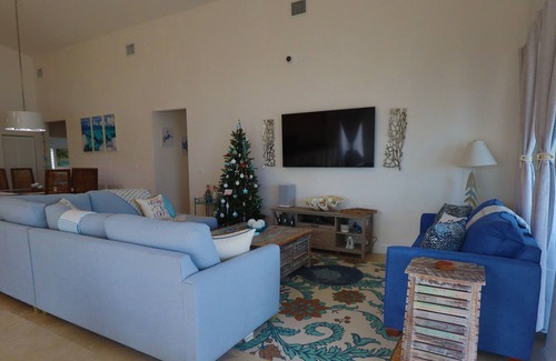 Alice Town House | Bliss On The Bay; Private Bayfront Home