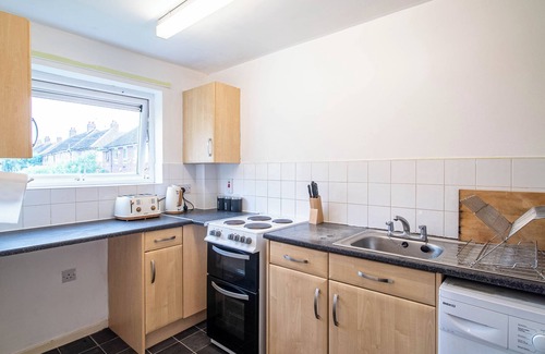 Sheffield Apartment | Blissful Apartment. Family-Friendly and work suited. HOME AWAY FROM HOME
