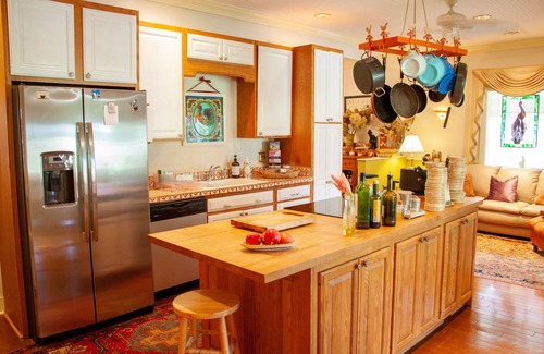 Cobham House | Blissful Kismet Cottage | Pool with Mountain Views & Easy Access to C'ville