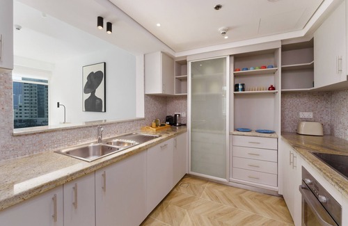 Dubai Marina Apartment | Blissful Living w/Dubai Marina Waterfront Views