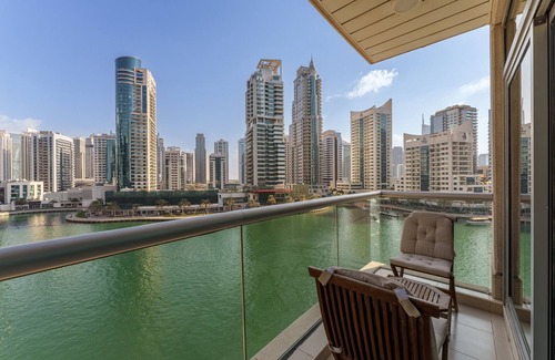 Dubai Marina Apartment | Blissful Living w/Dubai Marina Waterfront Views