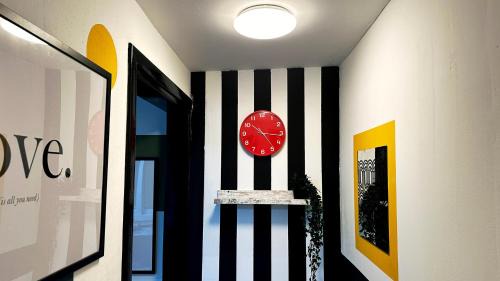 Old Dubai House | Blissful Partition Room in Bur Dubai Near Burjuman Metro
