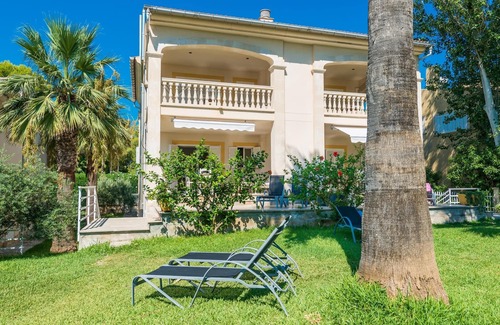 Alcudia Apartment | Block 3 Apartment 3 with direct access to the beach in Alcudia.