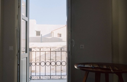 Ermoupoli Apartment | Block Game Syros Island