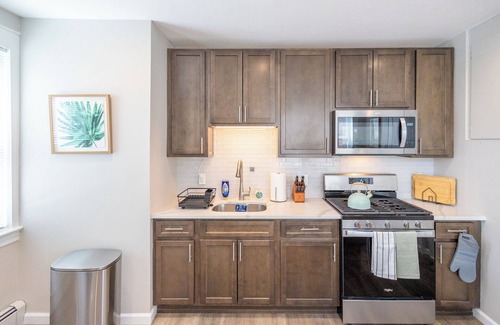 Ampere Apartment | Bloomfield 2BR, Pets OK, Park2Cars, Laundry, Fios, Safe, Quiet, Convenient