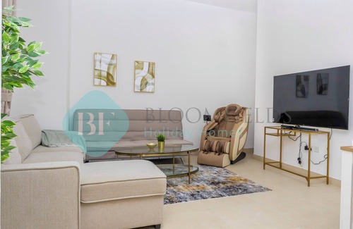 Jadaf Apartment | Bloomfields Cozy 1BR Iris Amber