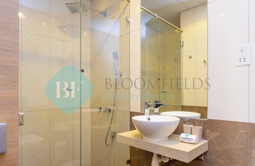 Jadaf Apartment | Bloomfields Cozy 1BR Iris Amber
